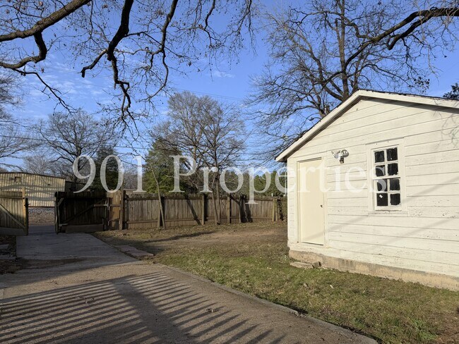 Building Photo - 570 Shotwell St