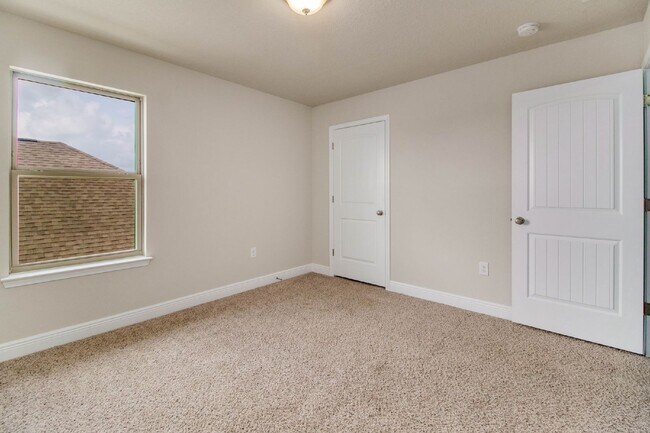Building Photo - Stunning Two-Story Home with 4 Bedrooms, 2...