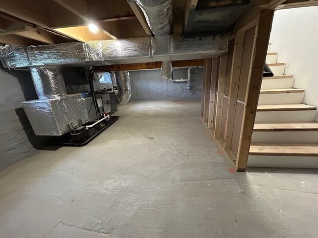 Building Photo - 189 Greenwood St