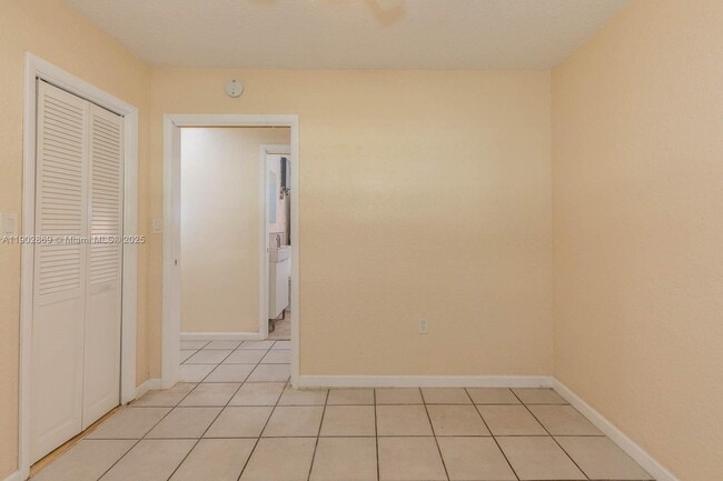 Building Photo - 1010 N 69th Way