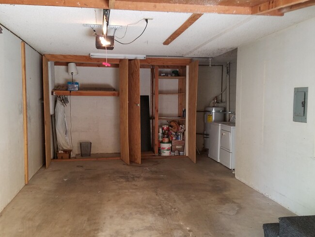 Building Photo - La Jolla 2bed 1 bath 1car garage, big deck!
