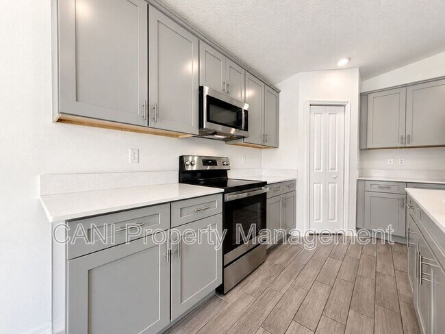 Building Photo - 1100 Sand Trap Ct