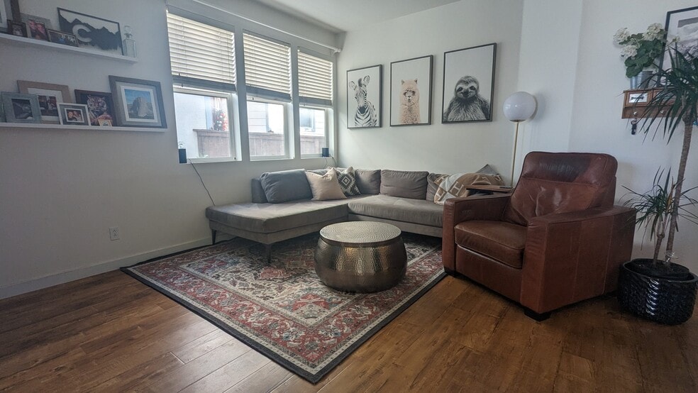 Living Area - 1554 Plymouth Ln