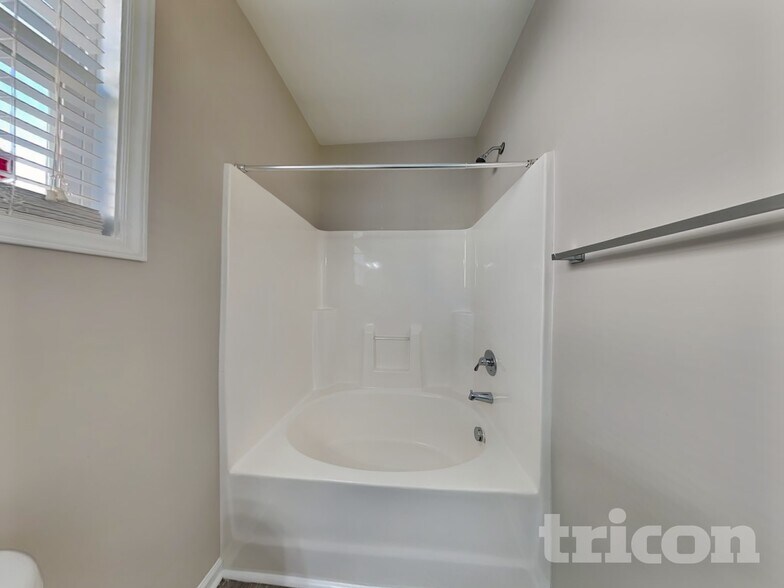 Building Photo - 2403 King Malcolm Ln