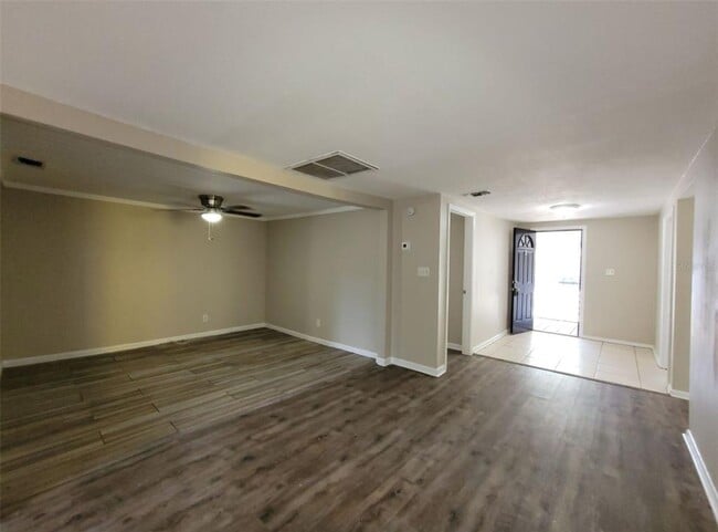 Building Photo - 1504 E 99th Ave