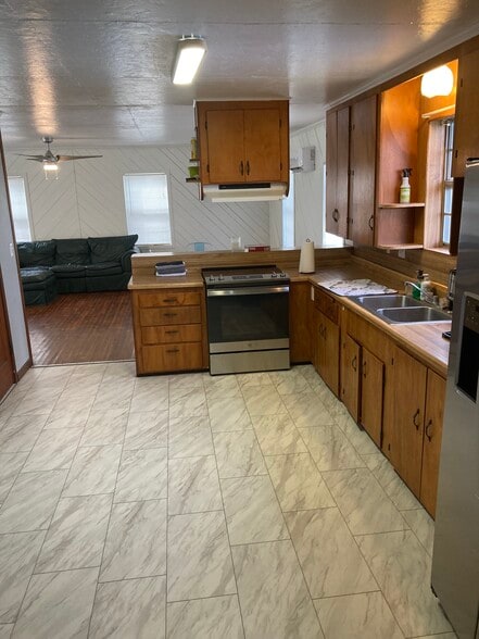 Building Photo - 267 D St