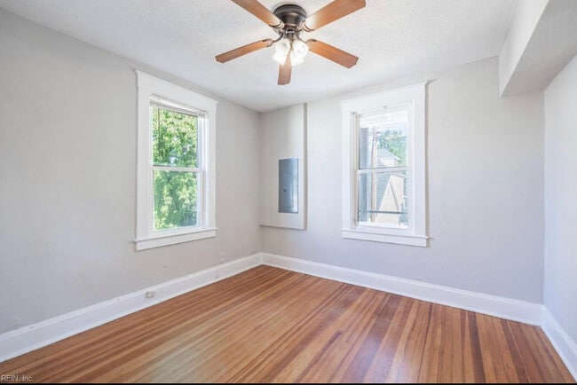 Building Photo - 214 Lucile Ave