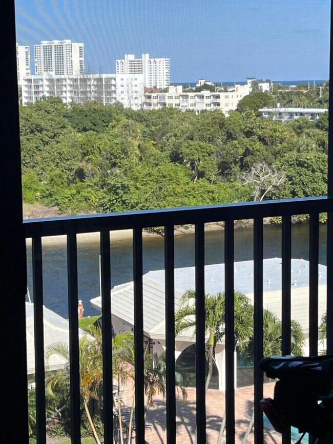 Building Photo - 1629 Riverview Rd