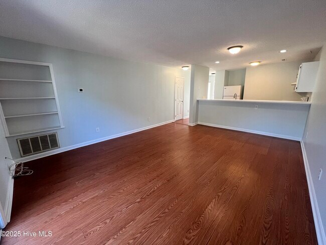Building Photo - 1731 S 41st St
