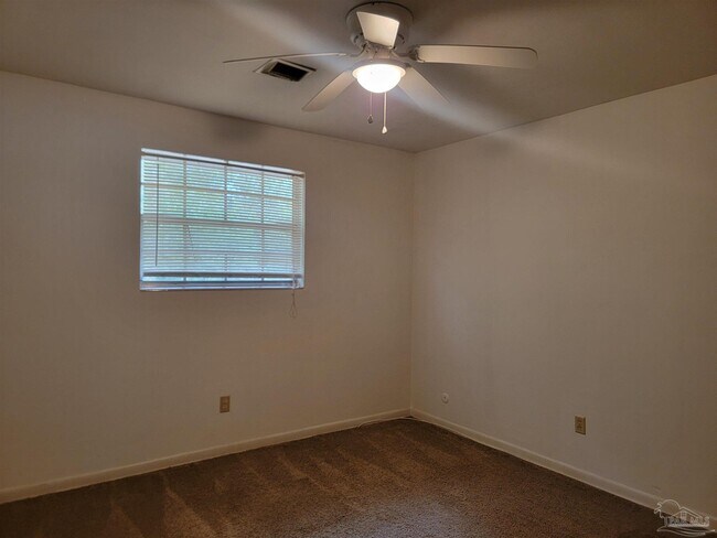 Building Photo - 917 N 70th Ave