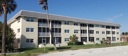 Building Photo - 301 S Miramar Ave