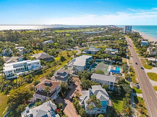 Building Photo - 3020 Gulf of Mexico Dr