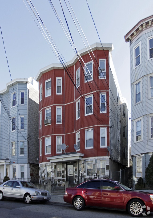 Building Photo - 28 Cedar St