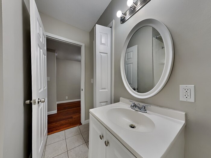 Building Photo - 2896 Capper Rd