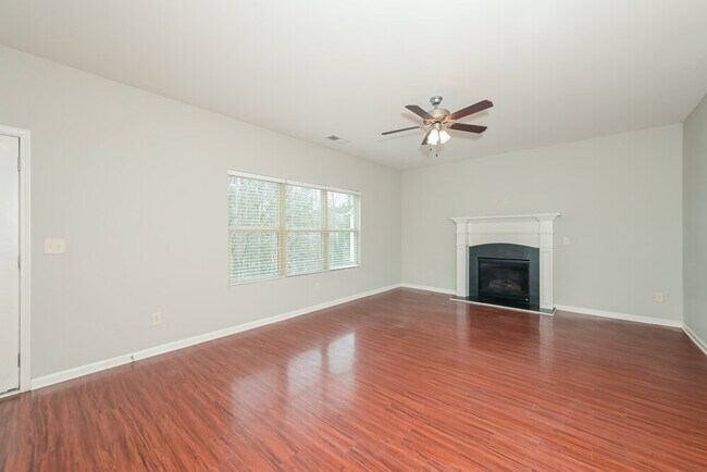 Building Photo - 930 Walking Stick Trail NE