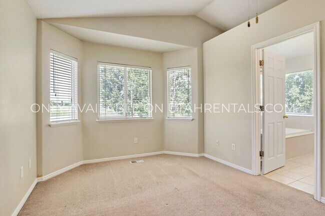 Building Photo - 1152 N 120 W