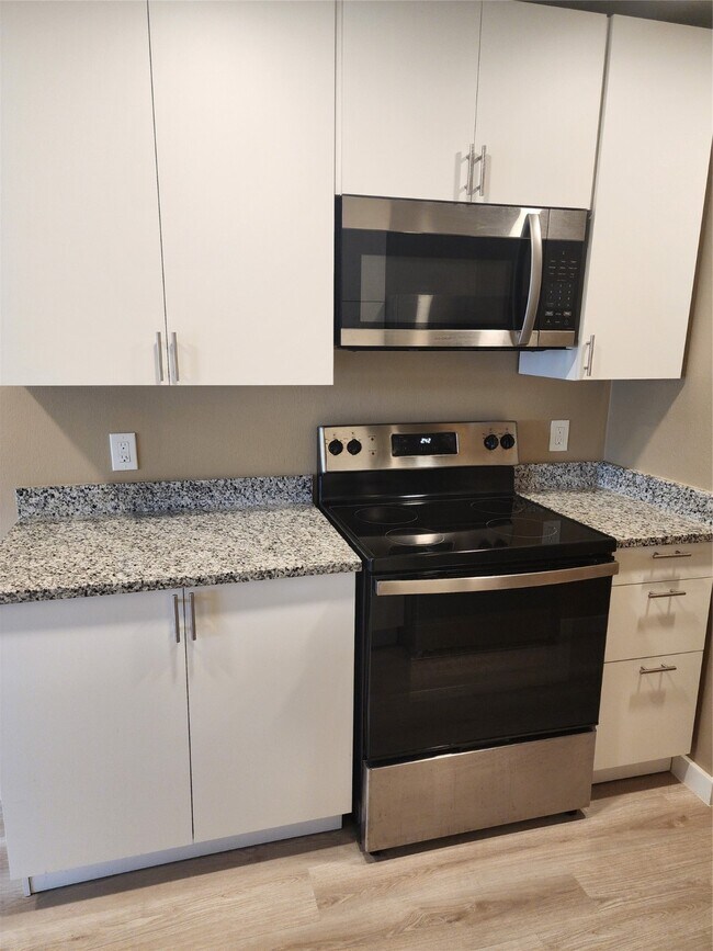 Building Photo - 513 S Post Oak Ln