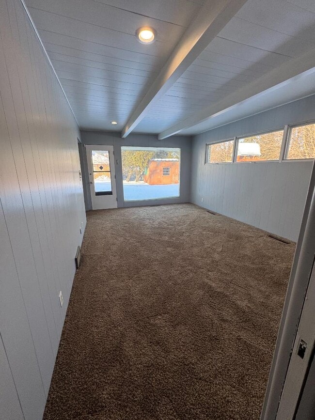 Building Photo - 513 N Ottawa Rd