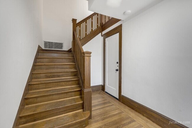 Building Photo - 467 40th Ave