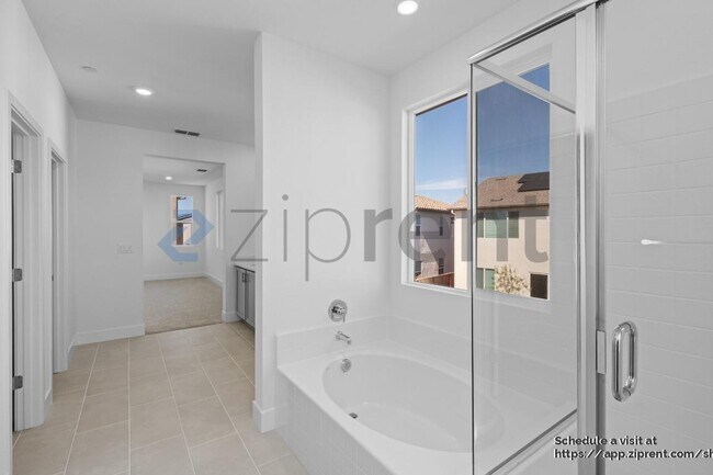 Building Photo - 3335 Cascade Dr