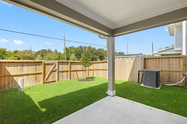 Building Photo - 8119 Danson Ln