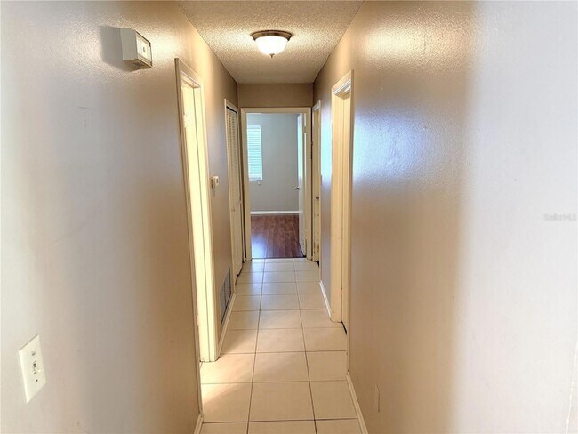Building Photo - 309 Buttonwood Dr