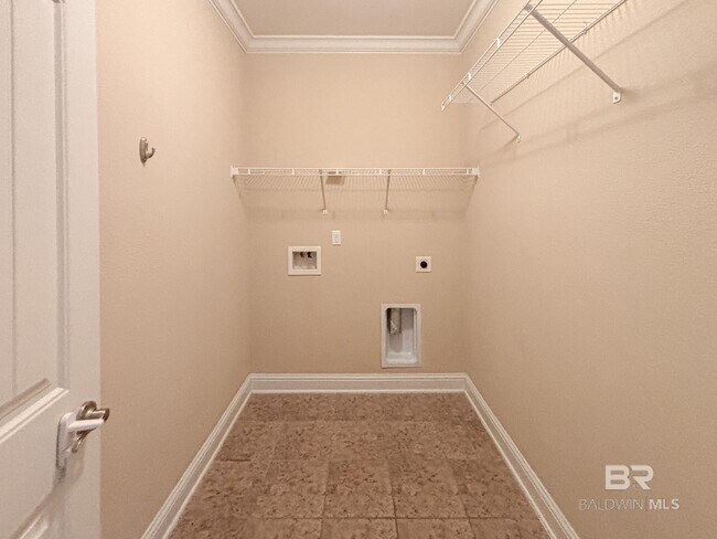 Building Photo - 24119 Weatherbee Park Dr