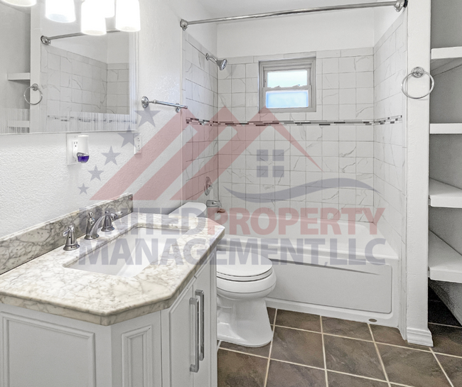 Building Photo - 3 bedroom 2 bathroom house for rent Carlsb...