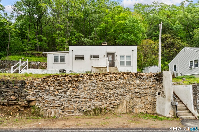 Building Photo - 399 Hawthorne Ave