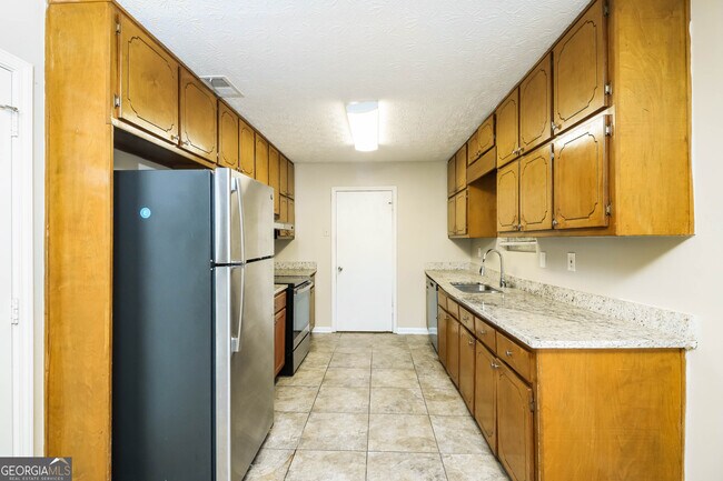 Building Photo - 5850 Bearing Way