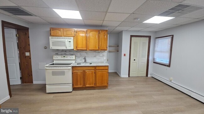 Building Photo - 117 S Warren St