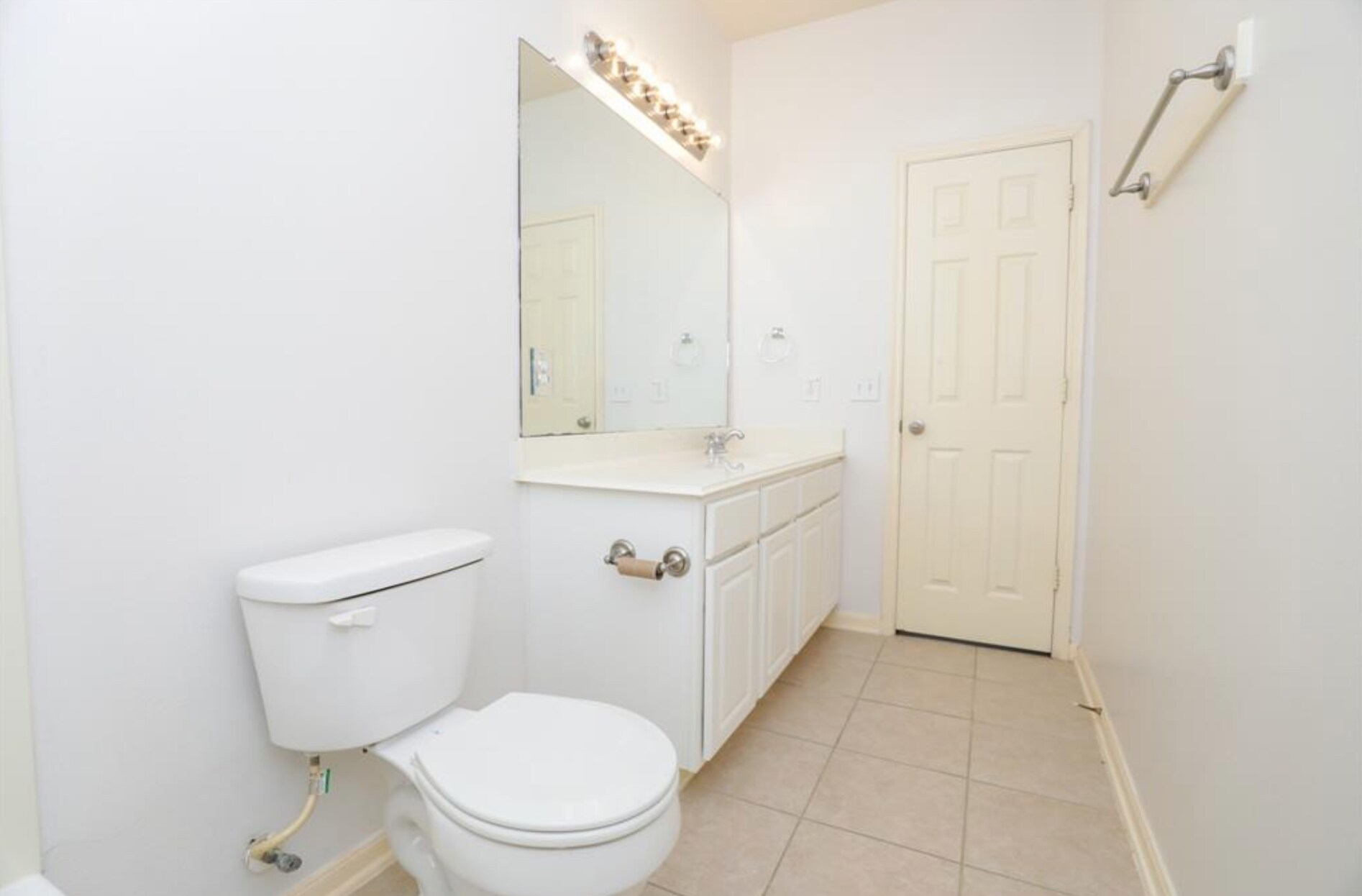 Building Photo - 12827 Pecan Shores Dr