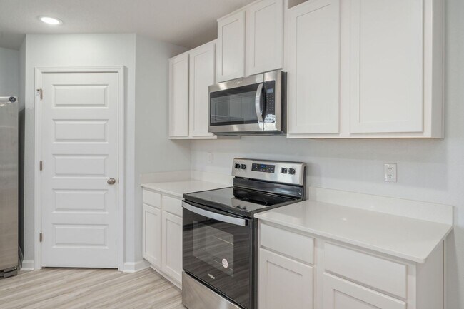 Building Photo - 522 Mary Lou Way