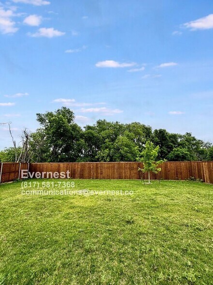 Building Photo - 1517 Vattier St