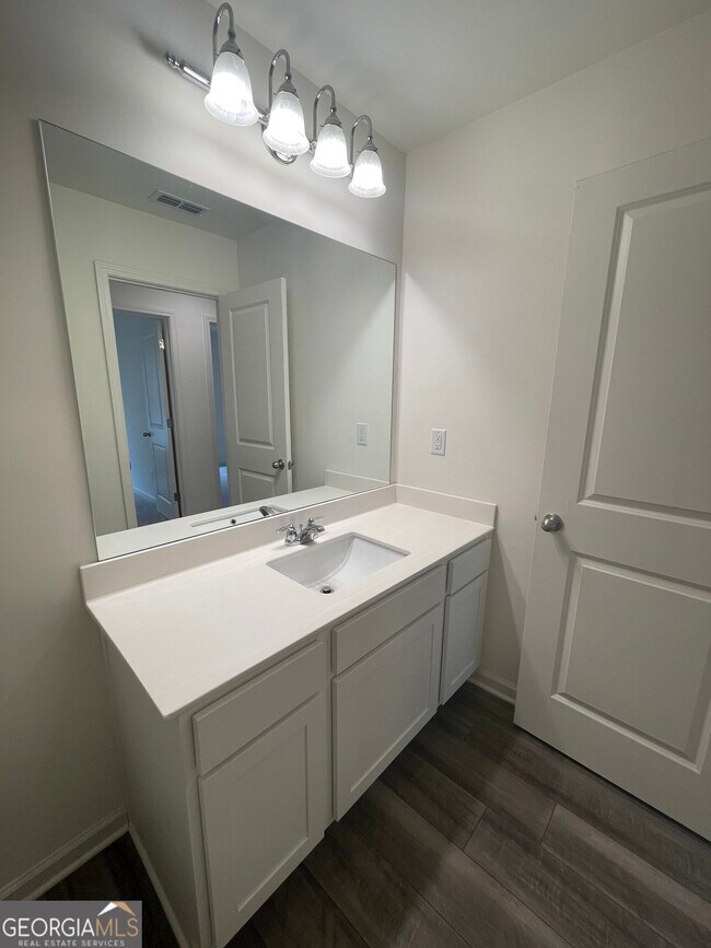 Building Photo - 35118 Condor Ct