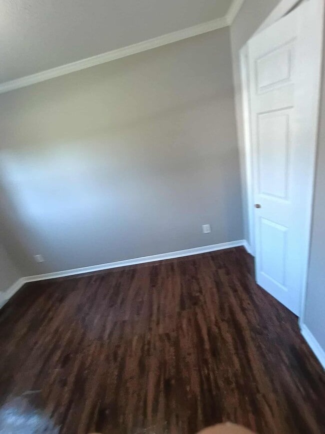 Building Photo - 2 Bedroom / 1 Bath Apartment  Johnson City...