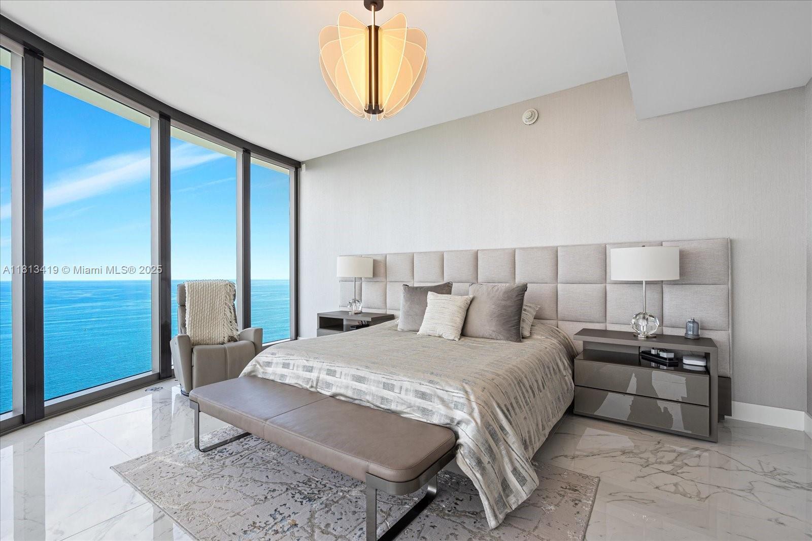 Building Photo - 15701 Collins Ave