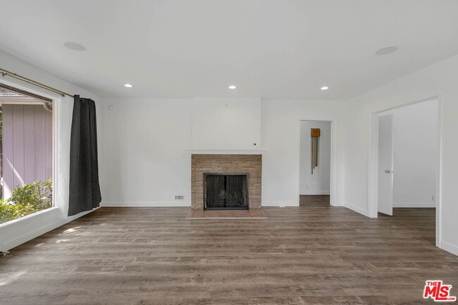 Building Photo - 4818 La Canada Blvd