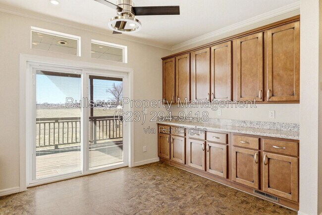 Building Photo - 313-East 1/2 E 1/2 St N