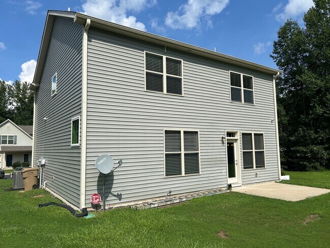 Building Photo - 3 Bed | 2.5 Bath House in Clayton