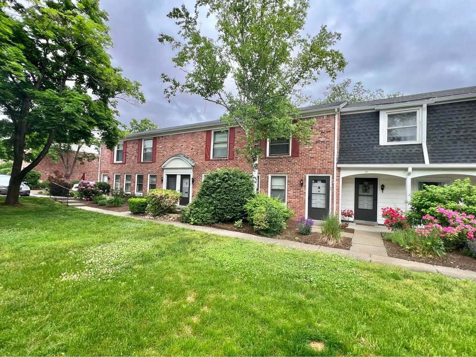 Building Photo - 65 Jamestown Dr