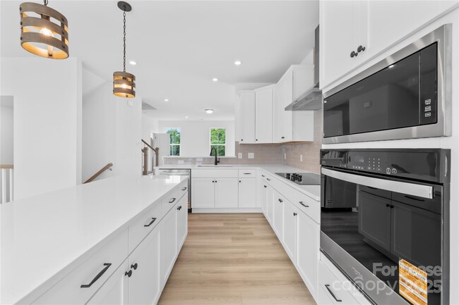 Building Photo - 5018 Layman Dr