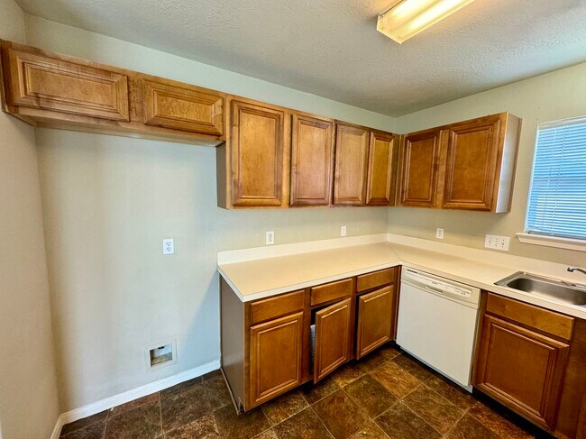 Building Photo - 19703 Billineys Park Dr