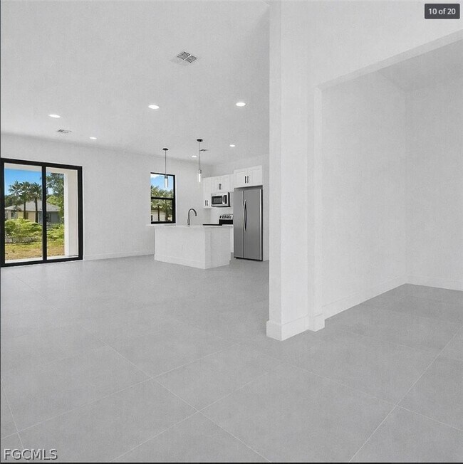 Building Photo - 3327 12th St W