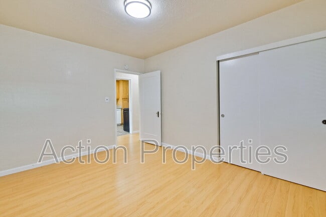Building Photo - 171 N Frances St