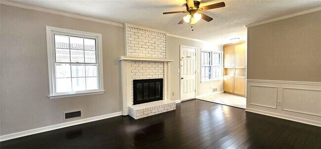 Building Photo - 1854 Oak Ridge Way NW