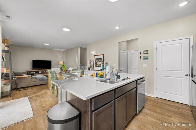 Building Photo - 3345 Seeley St