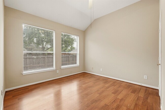 Building Photo - 7910 Masonwood Ln