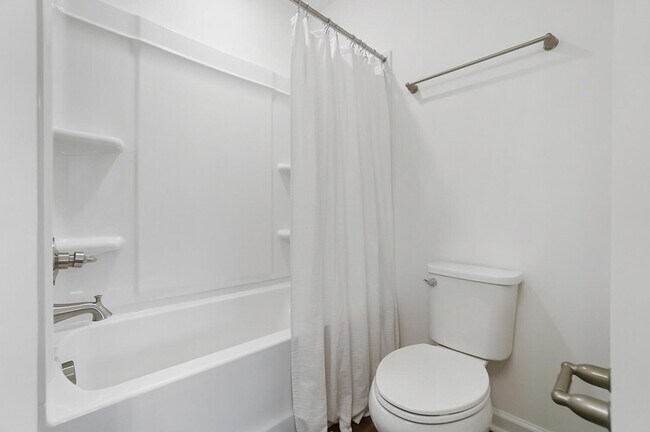 Building Photo - 609 Trotters Ln