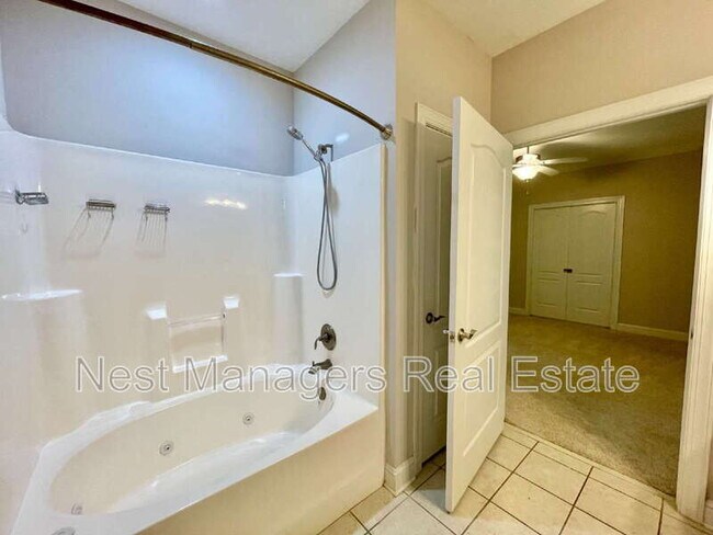 Building Photo - 206 Fountainhead Ln